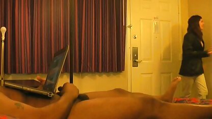Big Mike miga znajomemu najlepsze strony z darmowym porno