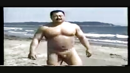 Niedźwiedź jest Japończykiem na plaży., erotyka video