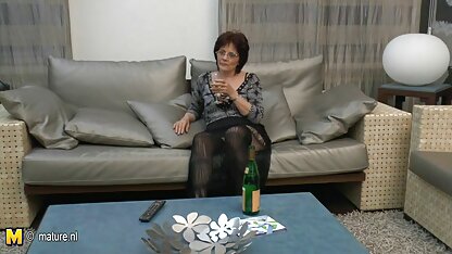 Mama Sąsiadka, Masturbacja, lizanie cipki mamuski