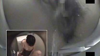 kamera WC, mokre cipki w majtkach