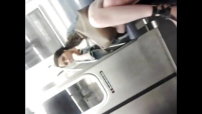 Drań mruga w metrze kobieta takken zdjęcia