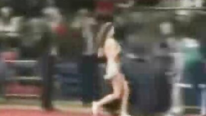 Cheerleaderki, Usuń szczyt w meczu koszykówki.