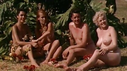 Dziewczyny bawią się na plaży w 1960 roku) seks i erotyka darmowe