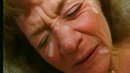 Babcia marszczy się jak 4 penisa i dużo spermy.  fikmiki erotyczne