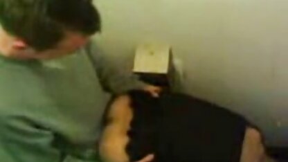 Złapał swoją dziewczynę z głową w toalecie gay sex darmowe